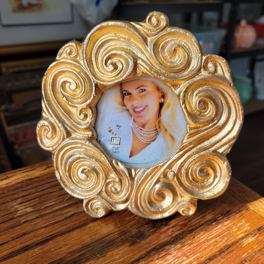 Vtg Figi Graphics Round Picture Photo Frame 3 x 3" Anodized Aluminum Gold '95